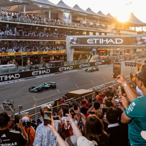 Main Grandstand ticket + Hotel