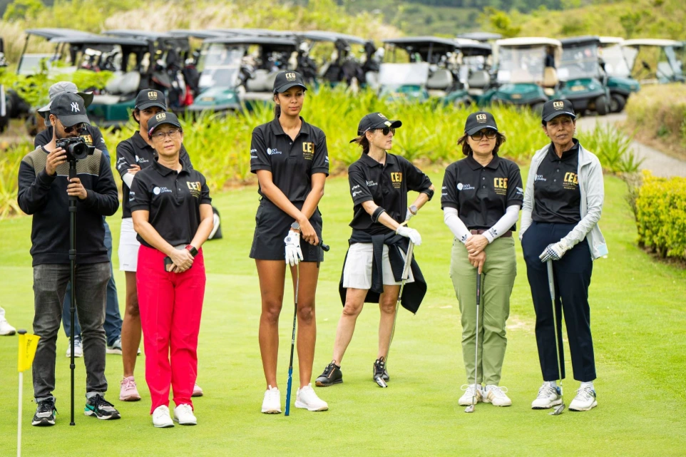 WPSL players lined up on the tee at a World Amateur Golfers Championship event